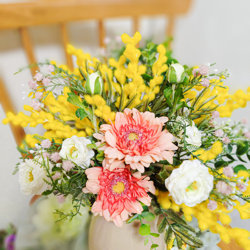 ミモザ一杯の春待ちスワッグブーケ豪華‼️ ミモザスワッグ 春待ちミモザ ドライフラワースワッグ ブーケ ミモザ蕾