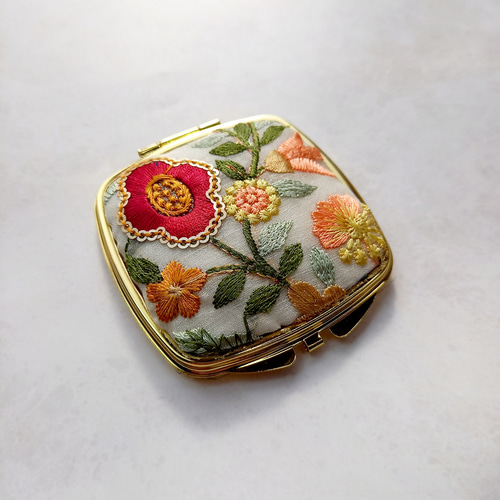 華やかインド刺繍リボンのコンパクトミラー｜花柄＊スクエア型 手鏡