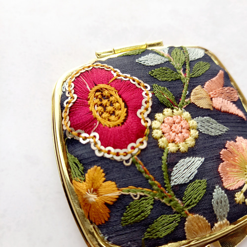 華やかインド刺繍リボンのコンパクトミラー｜花柄＊スクエア型 手鏡