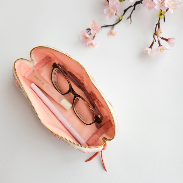 \\母の日ギフトに//ぷくまる刺繍のメガネケース/ペンケース/ロングポーチ|桜ピンク　さくら 7枚目の画像