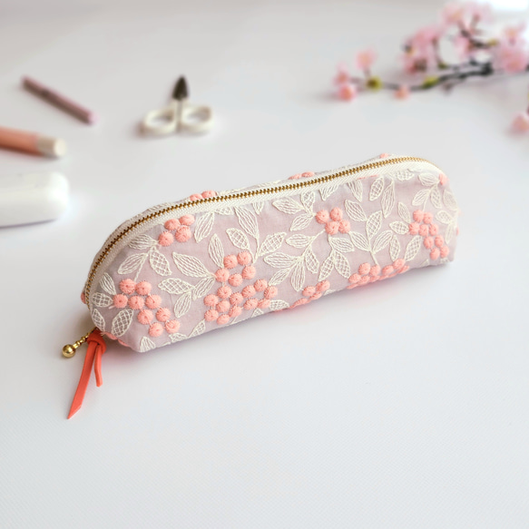 \\母の日ギフトに//ぷくまる刺繍のメガネケース/ペンケース/ロングポーチ|桜ピンク　さくら 3枚目の画像
