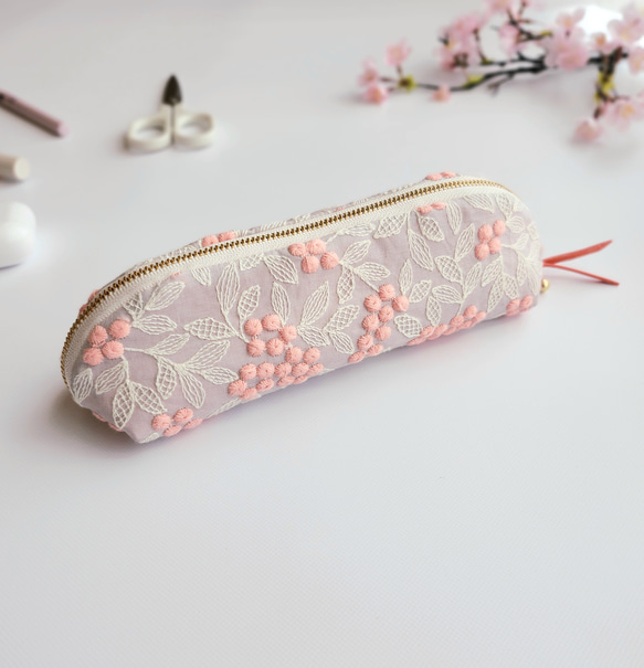 \\母の日ギフトに//ぷくまる刺繍のメガネケース/ペンケース/ロングポーチ|桜ピンク　さくら 11枚目の画像