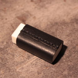 ミニミニパンダの消しゴムカバー【消しゴム付き】　イタリアンレザー　本革　ブラック　箔押し　MONO消しゴム　文房具 8枚目の画像