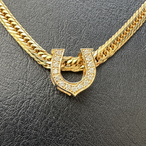 K18ホワイトゴールド　馬蹄モチーフ　ペンダントトップ K18 ダイヤ入り馬蹄ペンダントトップ(2ct） | 株式会社特撰すずき