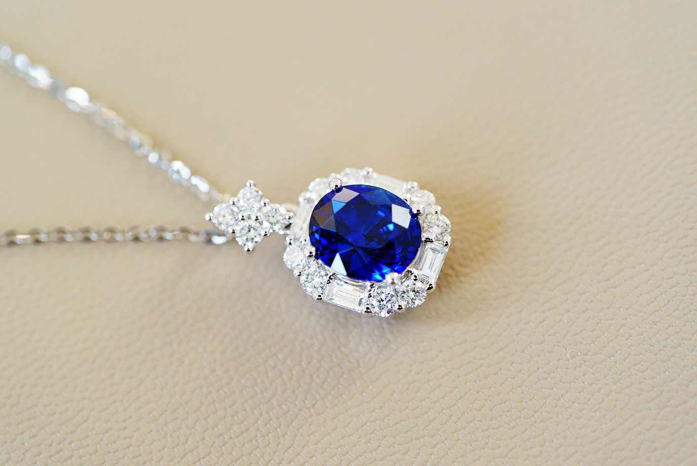 Y！ ★ ロイヤルブルー！ 天然 サファイア ダイヤ ペンダント  K18 楽天市場】【SS限定 10％OFF！】【鑑別書】 サファイア