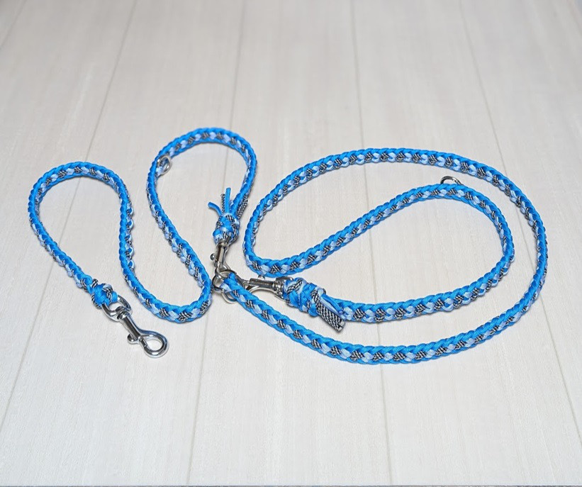 パラコード ショルダーリード 太めのラブラブ編み（全長2３0ｃｍ）　大型犬用  お揃いの首輪もあります