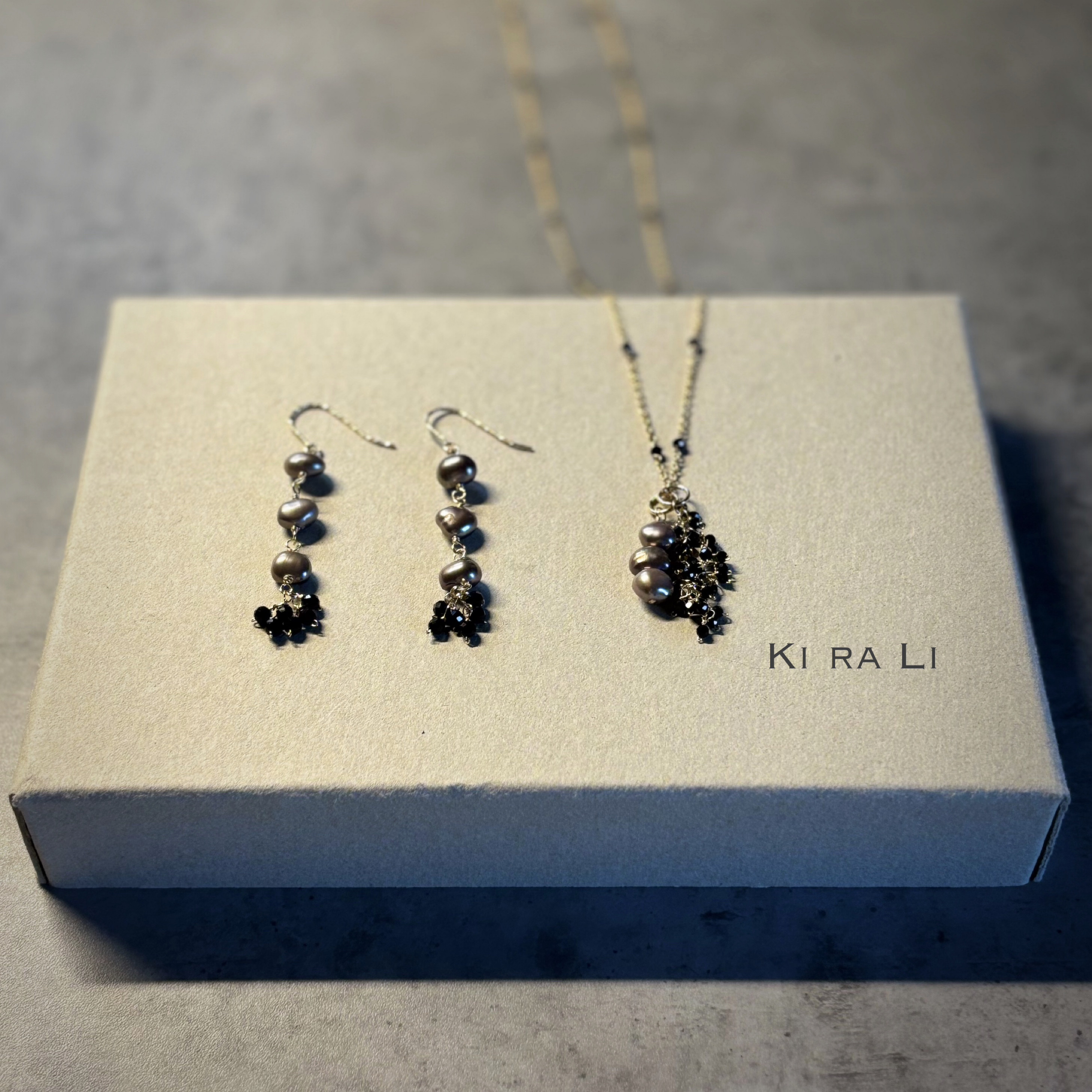 送料無料　14KGF スピネルのステーションネックレス　パールとスピネルのチャーム付