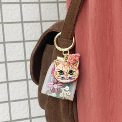 人気♡お花のインド刺繍リボンと猫さん刺繍のキーリング 8枚目の画像