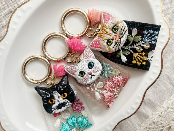 人気♡お花のインド刺繍リボンと猫さん刺繍のキーリング 6枚目の画像