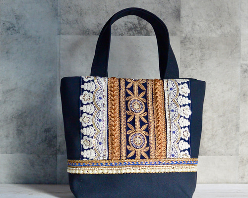 幾何学模様のようなインド刺繍リボンのトートバッグ【Mサイズ】 トート