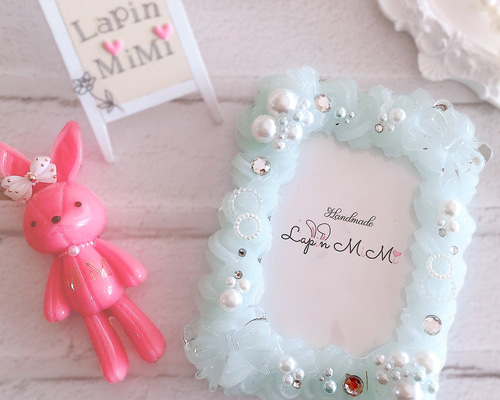 クリア ラメ 水色 ホイップデコ 硬質トレカケース 刺繍 レース 白 蝶 薔薇 ビーズ かわいい B8 カード ケース 名刺入れ・カードケース  Lapin MiMi 通販 19331494｜Creema(クリーマ) 硬質ケーストレカケースホイップデコB8クリア 白ミックス 青 水色 お花シルバー