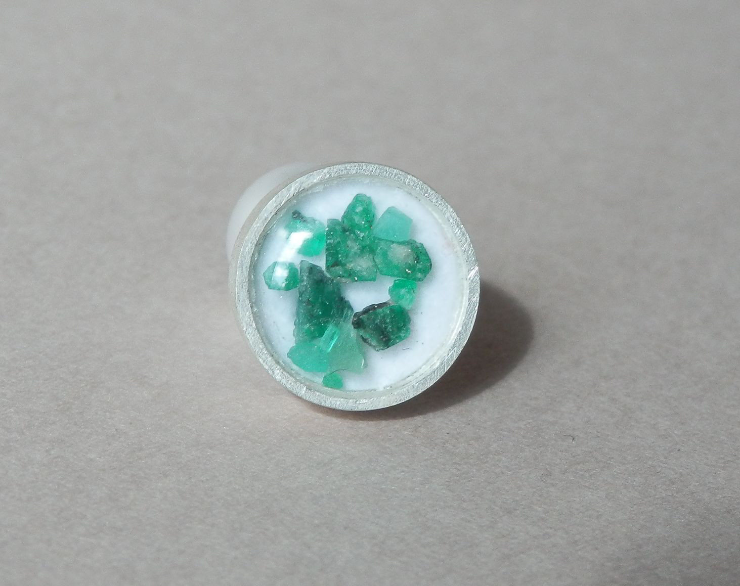 【原石マニア】のための　シルバーピアス片方デザイン　エメラルド