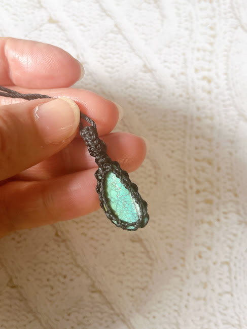 ターコイズ+天眼石のマクラメペンダント