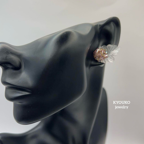 値下済 【美品】SWAROVSKI スワロフスキー Fit Dark ピアス Millenia スタッドピアス, スクエア・カット, ブラック