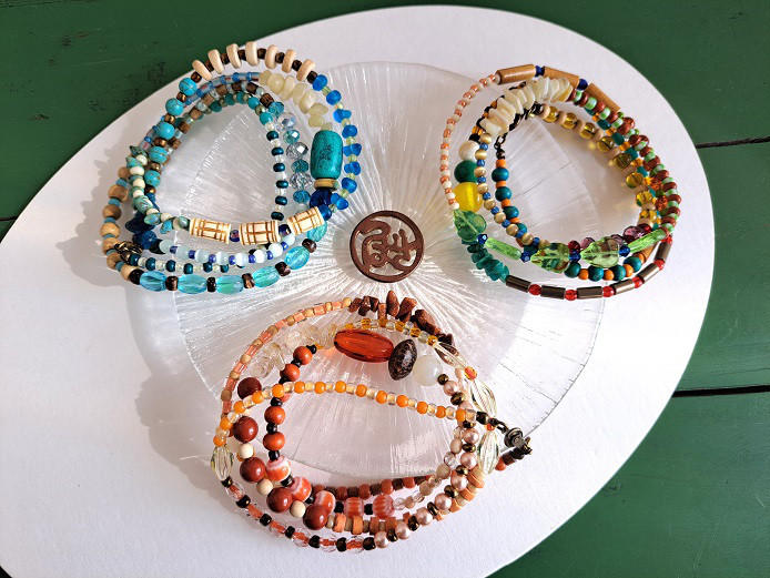 ビーズロングネックレスM（夏色3色） 4,510円