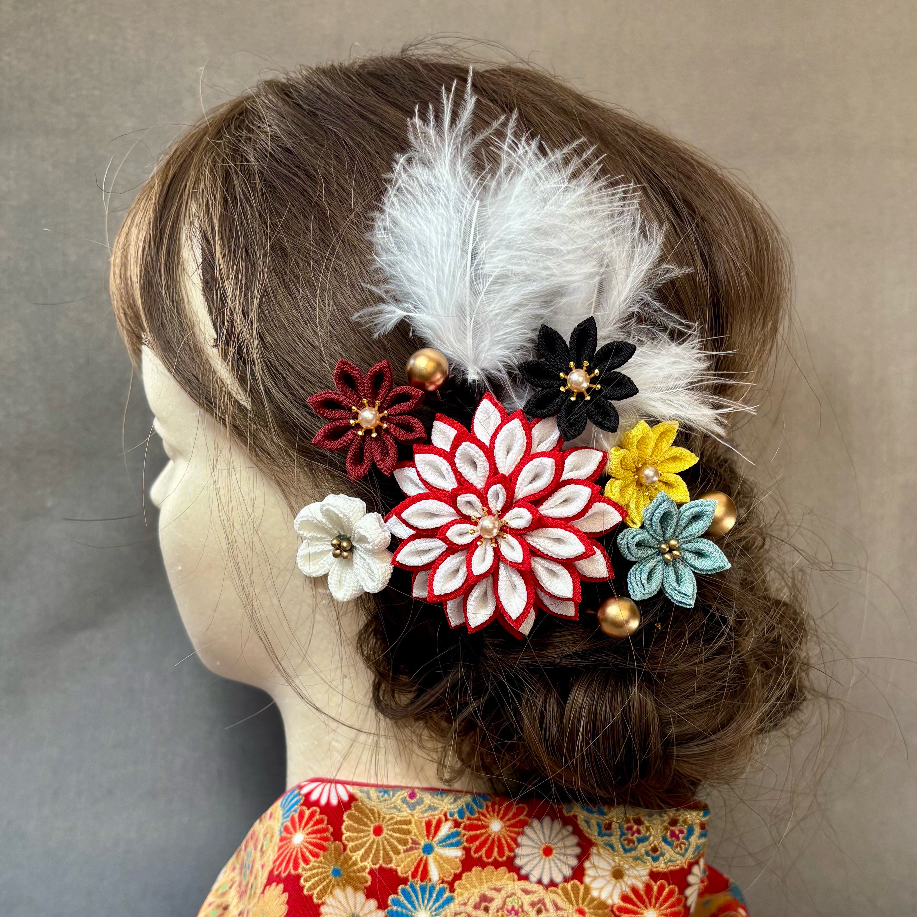 【緋】〈白妙の羽の髪飾り・彩〉⭐︎OPで華やかさup！ドレスにも！ つまみ細工 成人式髪飾り 卒業式 謝恩会 着物 赤