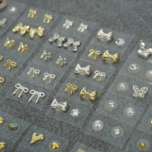 耳つぼジュエリー，耳つぼアクセサリー、耳ツボjewelry、耳つぼシール