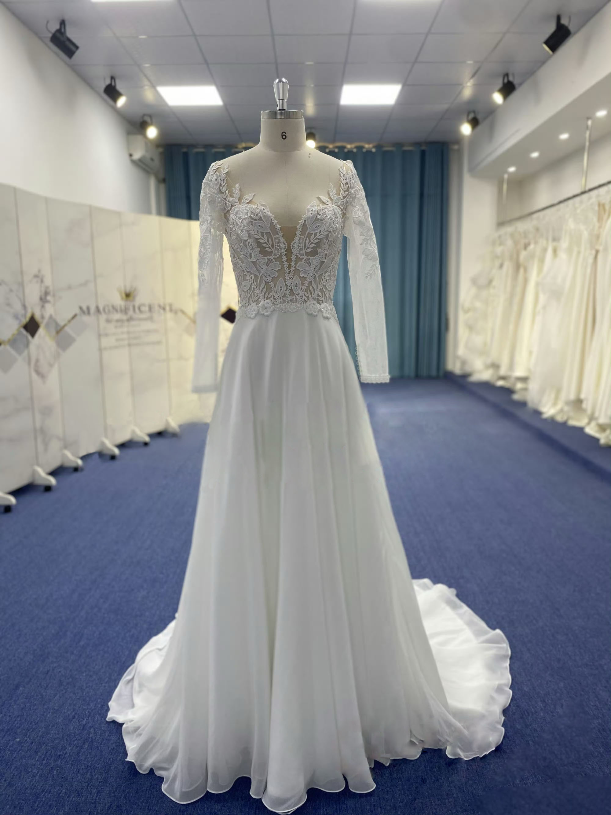 新着商品　シースルー長袖　リーフ刺繍　スクエアネック　秋婚春婚　優雅　Aライン　短いトレーン　2次会披露宴お呼ばれ挙式