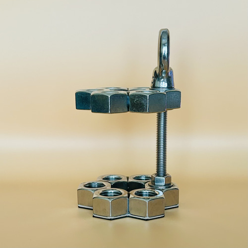 工業的で個性的なペン立て – ステンレス製 M16 & M8ナット＋ボルト仕様
