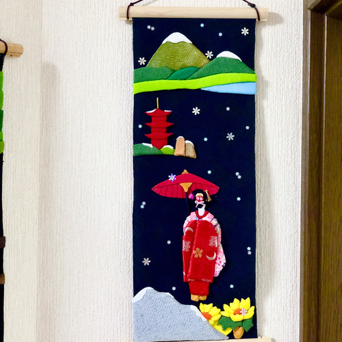 和風タペストリー〜日本の冬景色〜舞妓と三重塔の和モダンタペストリー