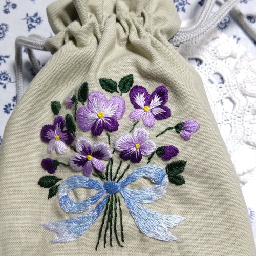 すみれ刺繍の巾着袋（ポーチ） ポーチ HanaDaisy Poodles 通販