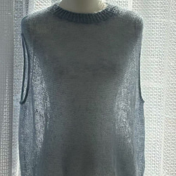 手編みノースリーブベスト　輸入毛糸使用 2枚目の画像