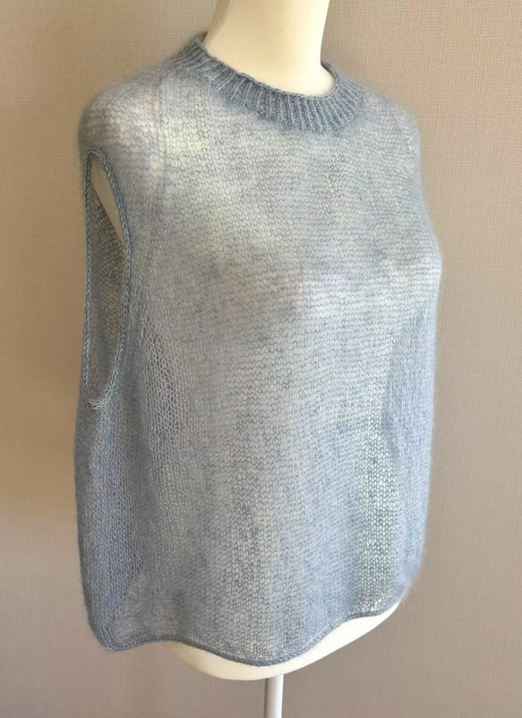 手編みノースリーブベスト　輸入毛糸使用 4枚目の画像