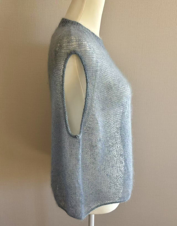 手編みノースリーブベスト　輸入毛糸使用 7枚目の画像