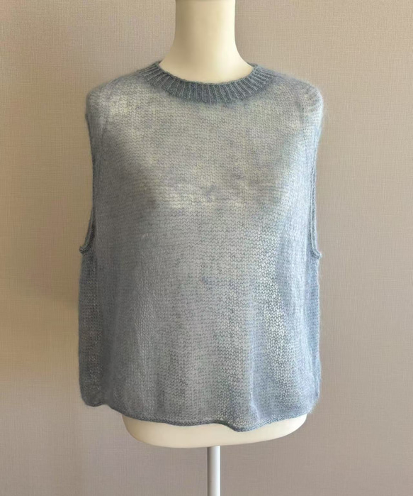 手編みノースリーブベスト　輸入毛糸使用 9枚目の画像