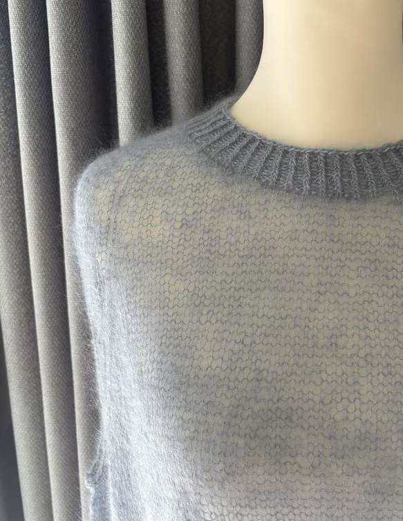 手編みノースリーブベスト　輸入毛糸使用 3枚目の画像