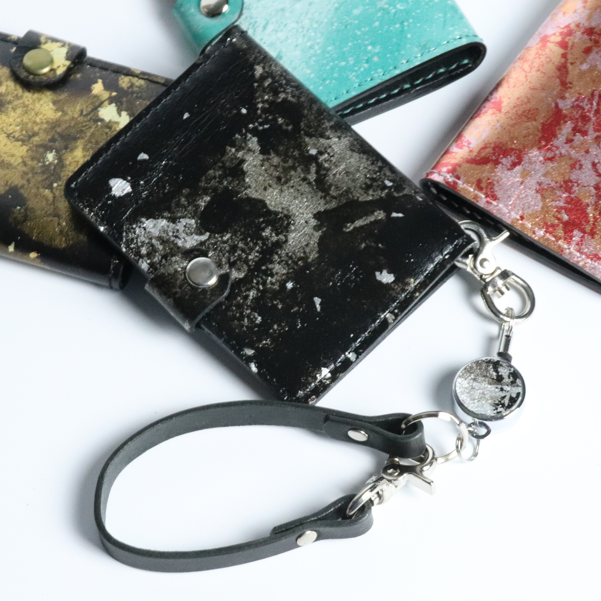 パスケース 通勤 通学 ICカード カードケース 電車 革 リール付き 二つ折り プレゼント ギフト 誕生日