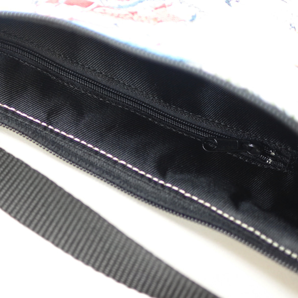 ★スペインジャガード生地の半月ボディバッグ(黒柄) 6枚目の画像