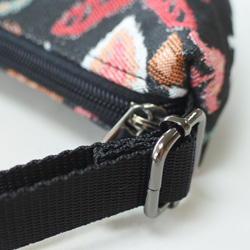 ★スペインジャガード生地の半月ボディバッグ(黒柄) 4枚目の画像