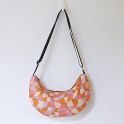 ［送料無料］フランス生地の半月ボディバッグ(カラフルイエロー)　カジュアル　大人ボディバッグ 5枚目の画像