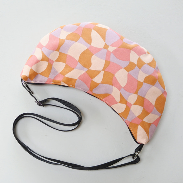 ［送料無料］フランス生地の半月ボディバッグ(カラフルイエロー)　カジュアル　大人ボディバッグ 2枚目の画像