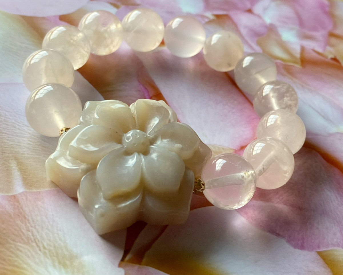 セリサイトインローズクォーツ×チェリーブロッサムアゲートお花彫り大玉ちゃんブレスレット♡春爛漫♡20250210