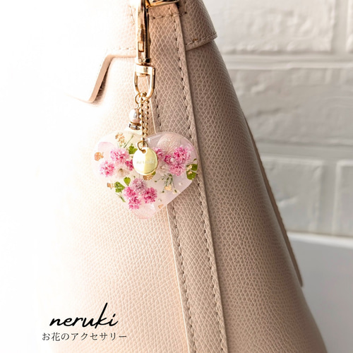 キーホルダー】ハート型 お花のキーホルダー ピンク レジン