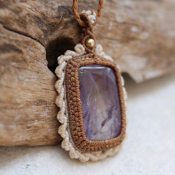 アメトリン天然石マクラメネックレスmac407-エスニックアジアン好きが作るエキゾチックなマクラメ大振りアクセサリー 3枚目の画像