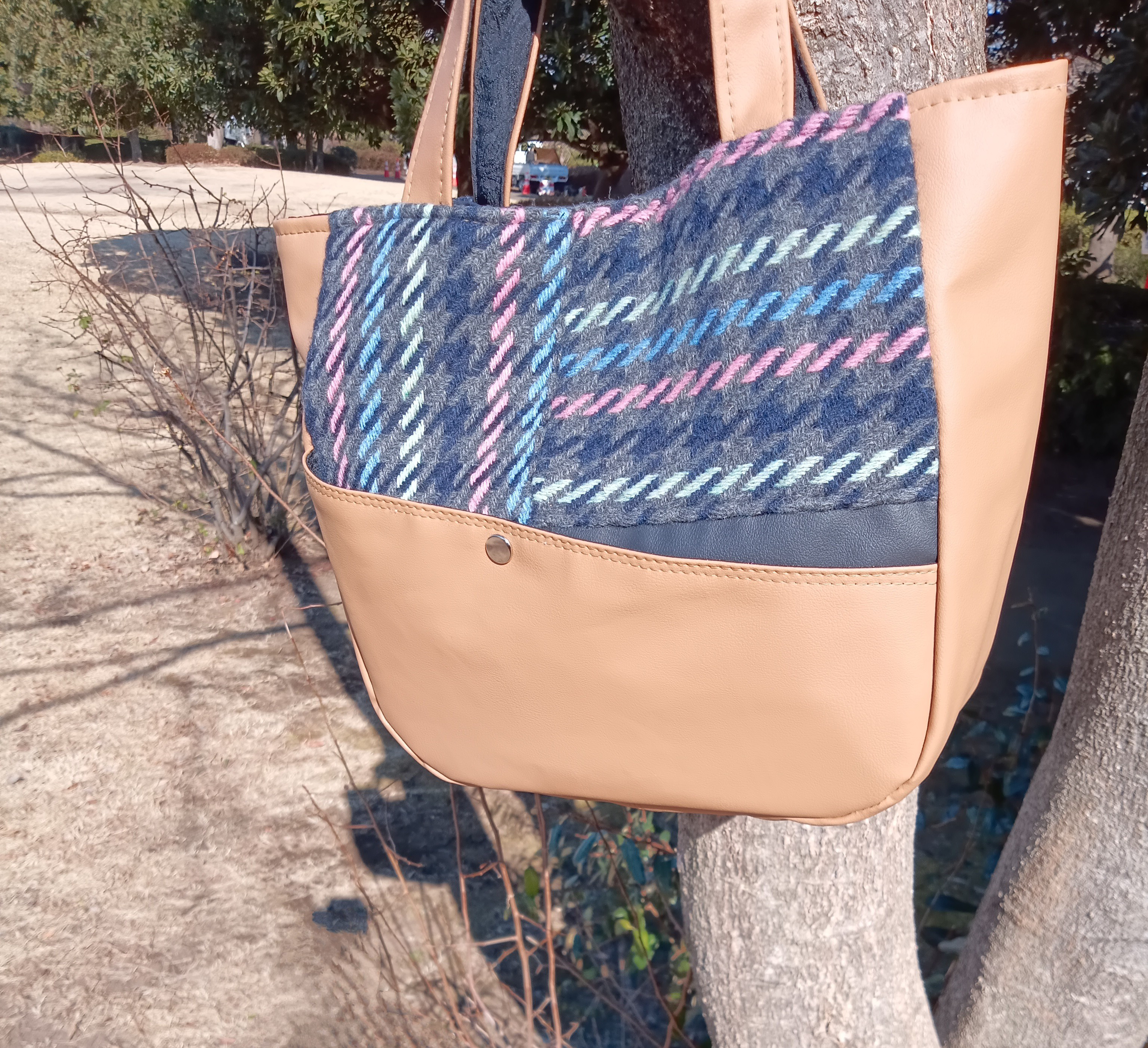 パッチワークバッグ合皮と生地の コラボパッチワークお好きな方に！