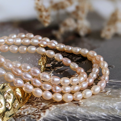 【再販】淡水パール ライス コーラル 3.5㍉ 40cm 貫通穴 パール ビーズ チャーム 1枚目の画像