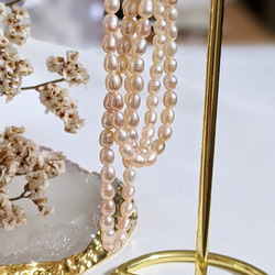 【再販】淡水パール ライス コーラル 3.5㍉ 40cm 貫通穴 パール ビーズ チャーム 2枚目の画像