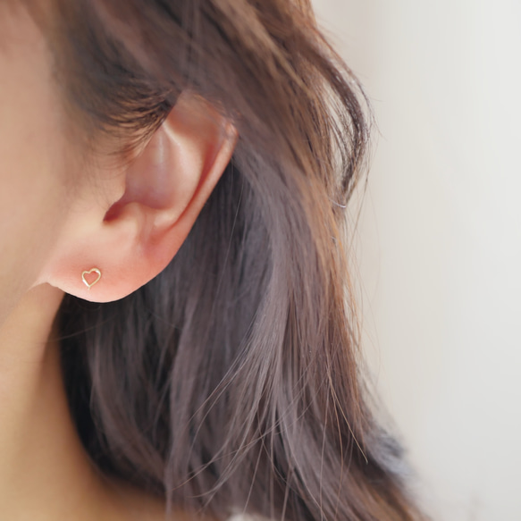 K10 可愛迷你心型耳環/耳環，珍珠背，金色，雙向 第5張的照片