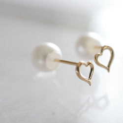 K10 可愛迷你心型耳環/耳環，珍珠背，金色，雙向 第3張的照片