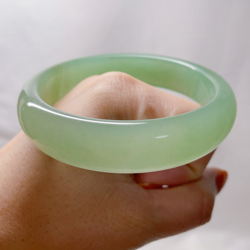 緑色の円筒形バングル ／板指／約3.5cm皇家用／天然石 緑色の円筒形バングル ／板指／約3.5cm皇家用／天然石 新入荷】天然