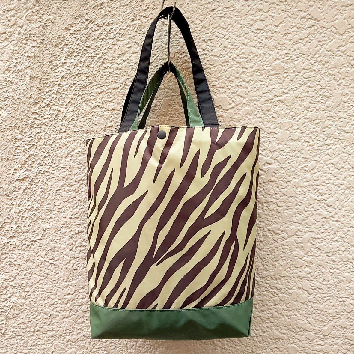 手持ち&肩掛け ナイロントートバッグ ゼブラ柄 (ベージュ×オリーブ tb-tk 6)