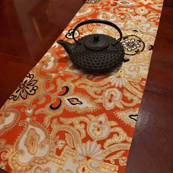 たまたまごA596豪華刺繍‼️花嫁衣装帯‼️テーブルランナー1ｍ84cm 豪華刺繍 花嫁衣装の丸帯から作ったタッセル付き正絹テーブル