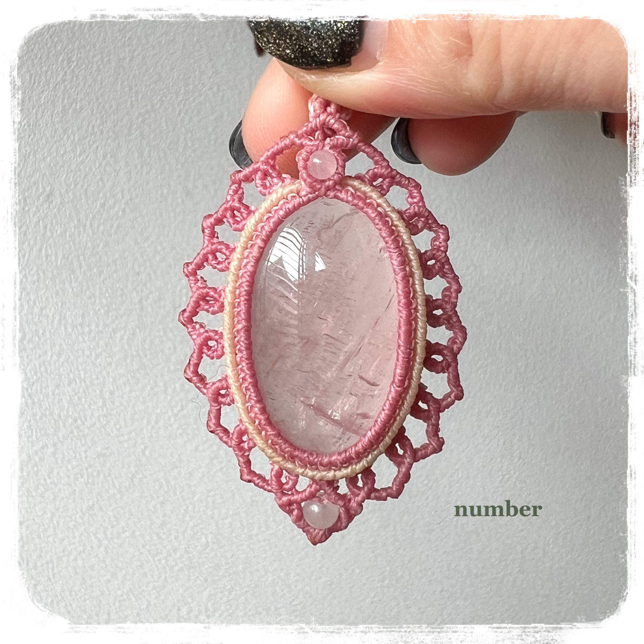 ★美しく咲く★ローズクォーツのマクラメネックレス★