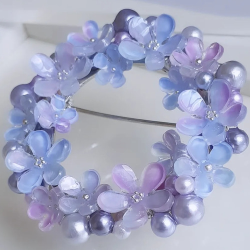 桜と勿忘草と泳ぐ金魚　レジンほおずき　色変化勿忘草　蓄光　ピアス　イヤリング 桜と勿忘草と泳ぐ金魚 レジンほおずき 色変化勿忘草 蓄光 ピアス