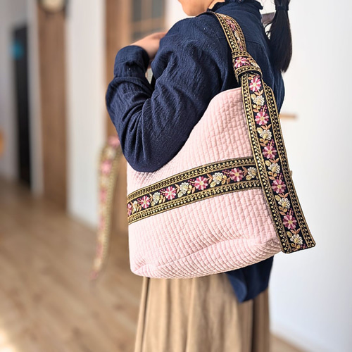 韓国ヌビ×インド刺繍リボン たっぷり入り自立するリボン・タイ  