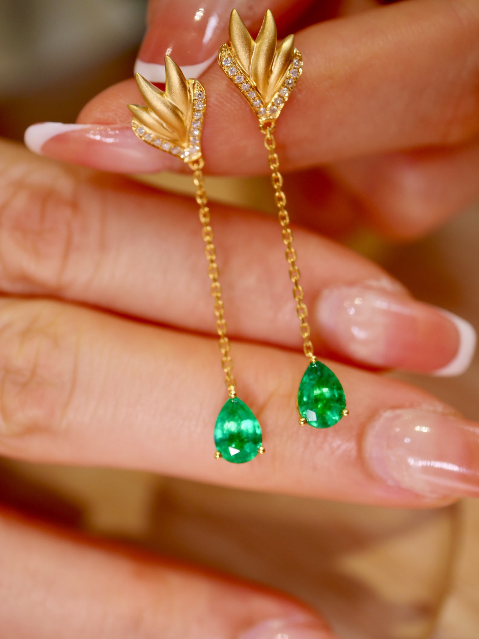 天然ダイヤモンド付きエメラルドピアスk18